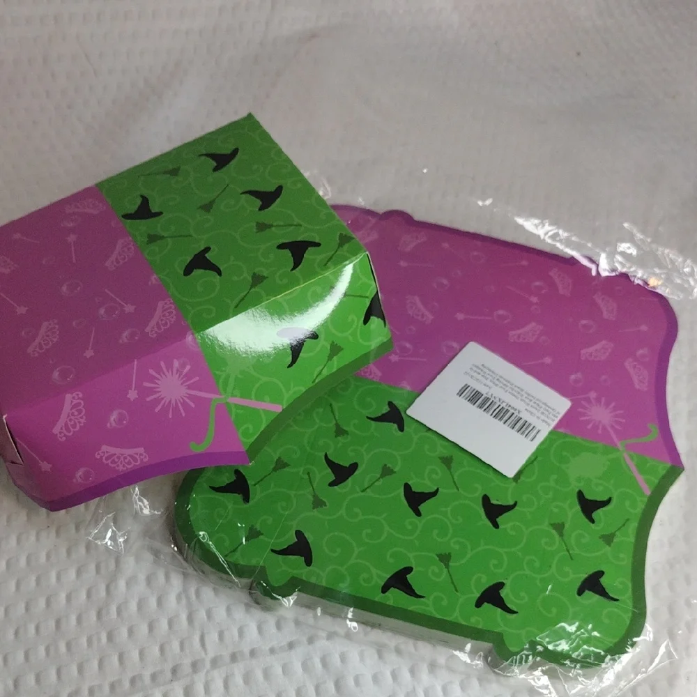 Purple and Green Decorative Wicked Paper Boats For Food/Plates
